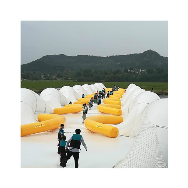武威蹦床桥农庄游乐场景区新的项目新款充气蹦床桥制作厂家热门